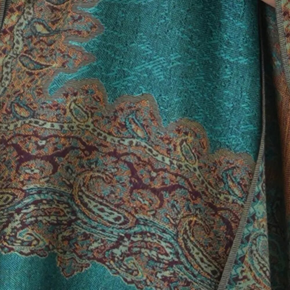 NWOT Thick Pashmina Scarf–Aquamarine, Elegant Border Pattern, Cozy Winter Wrap - Picture 4 of 4